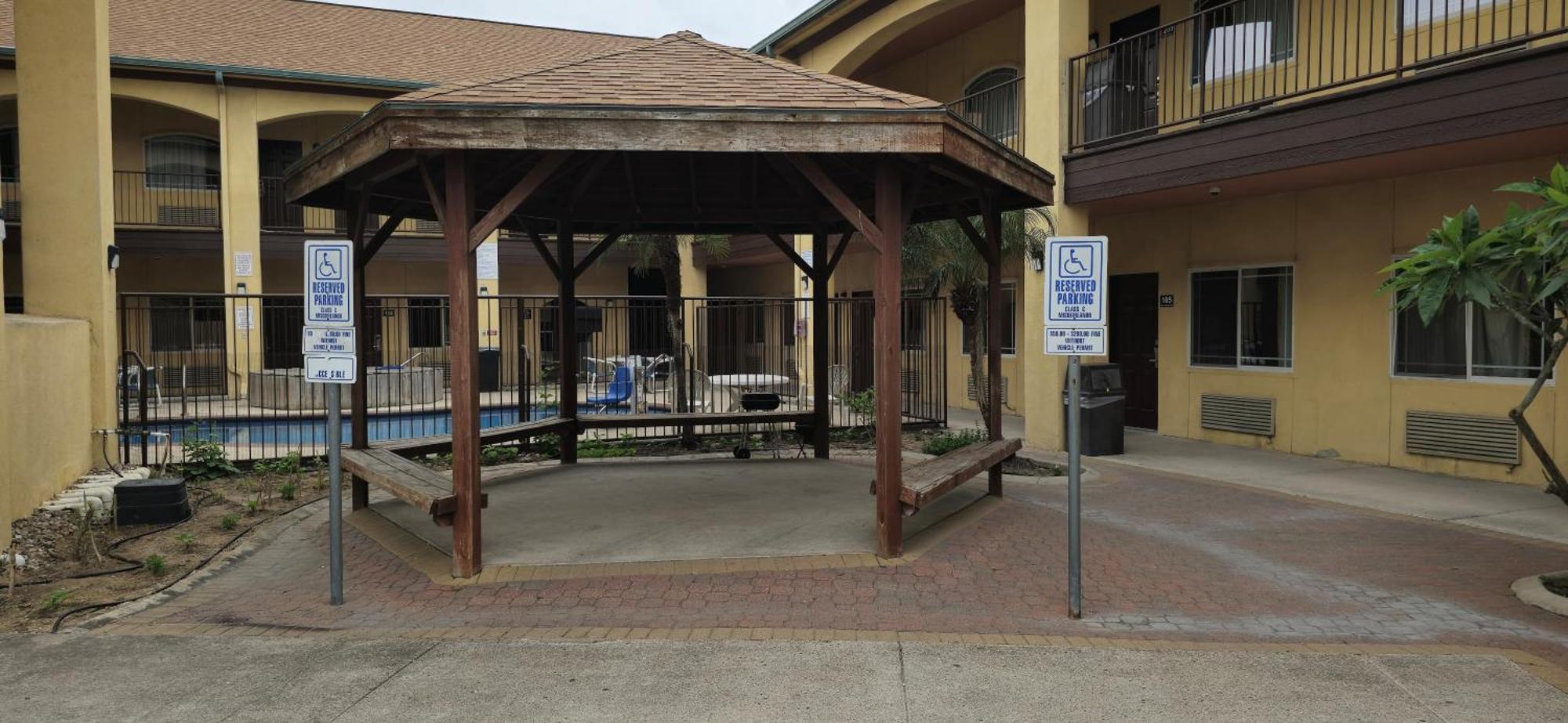 Texas Inn And Suites Rgv Edinburg Exteriör bild