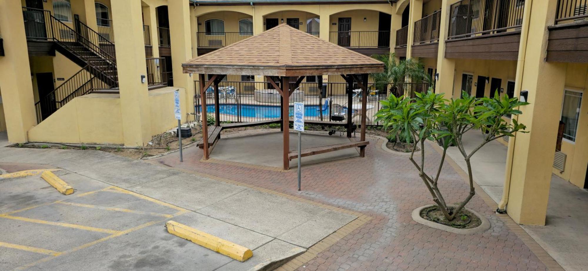 Texas Inn And Suites Rgv Edinburg Exteriör bild