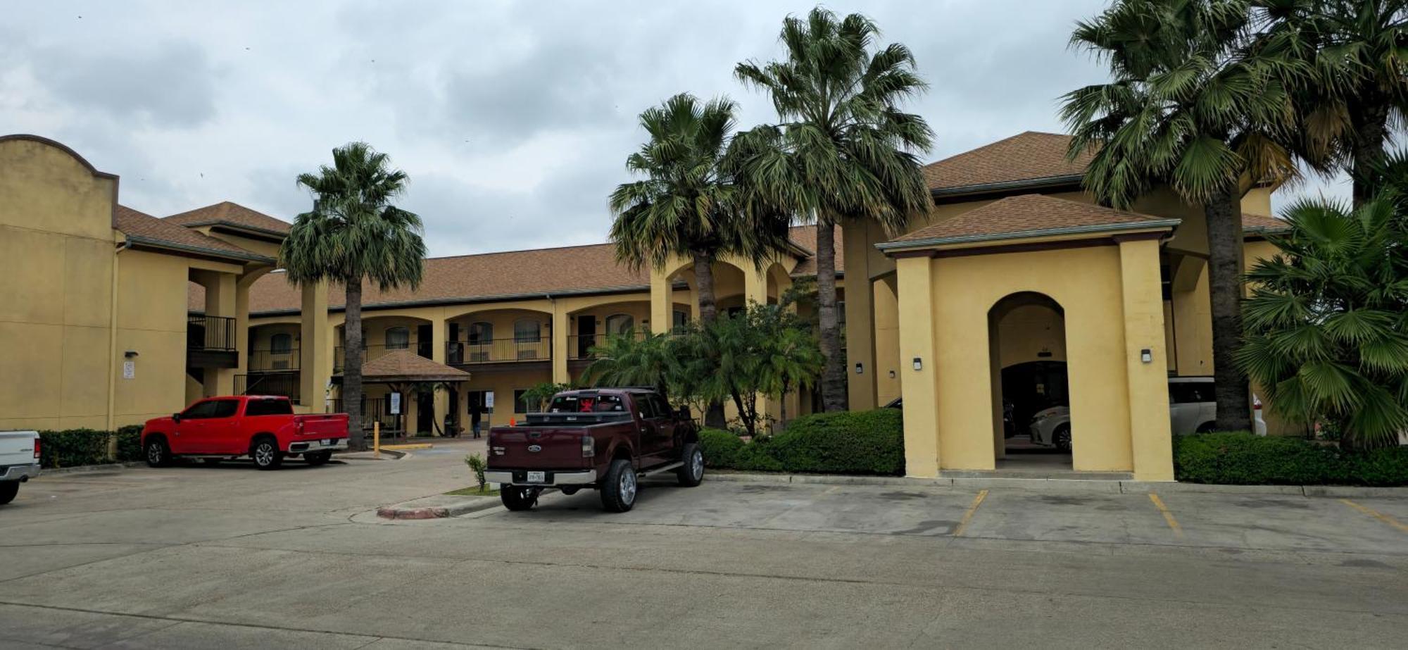 Texas Inn And Suites Rgv Edinburg Exteriör bild