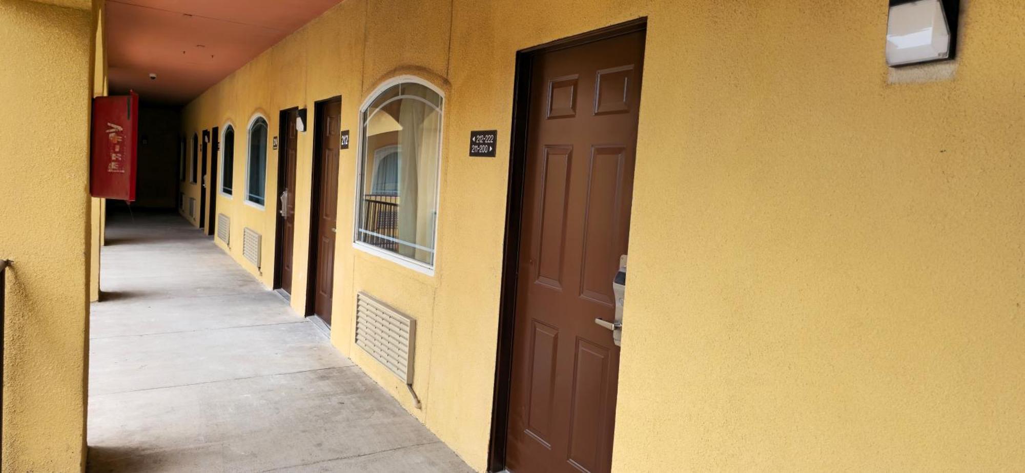 Texas Inn And Suites Rgv Edinburg Exteriör bild
