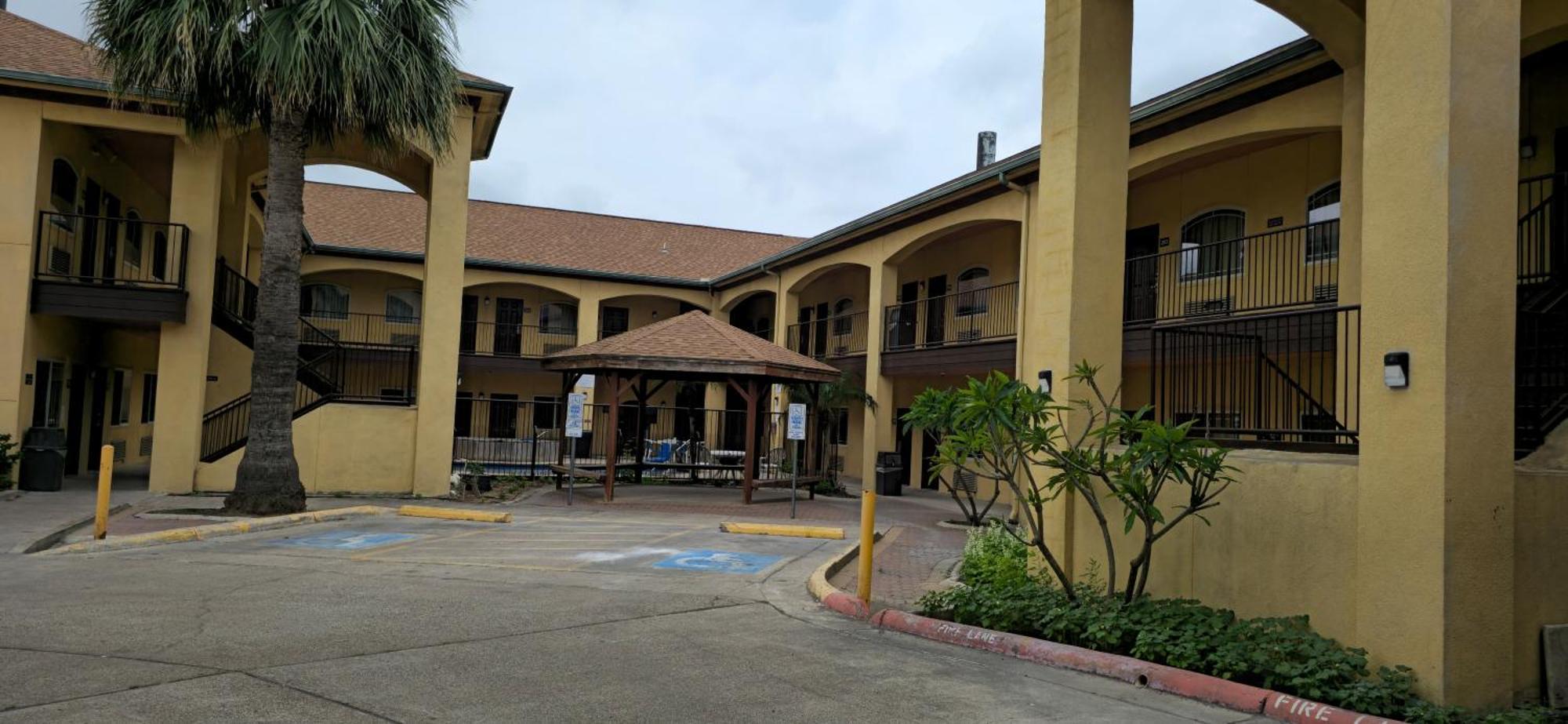 Texas Inn And Suites Rgv Edinburg Exteriör bild