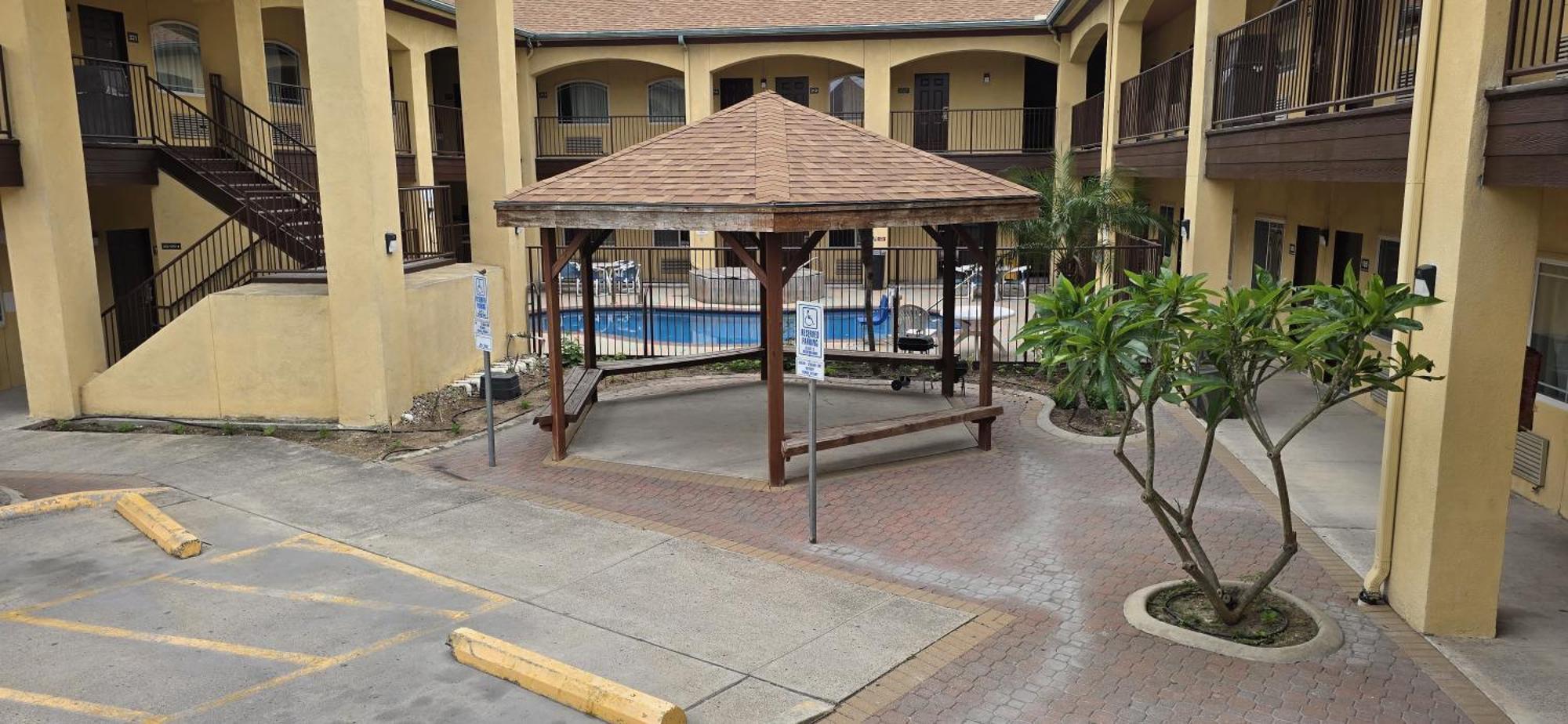 Texas Inn And Suites Rgv Edinburg Exteriör bild