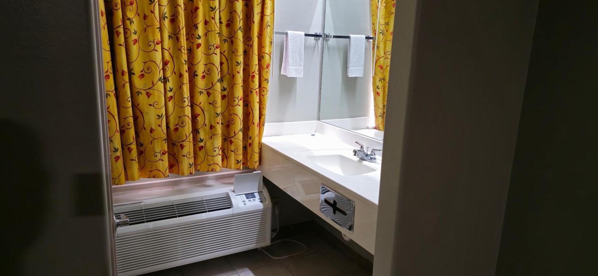Texas Inn And Suites Rgv Edinburg Exteriör bild