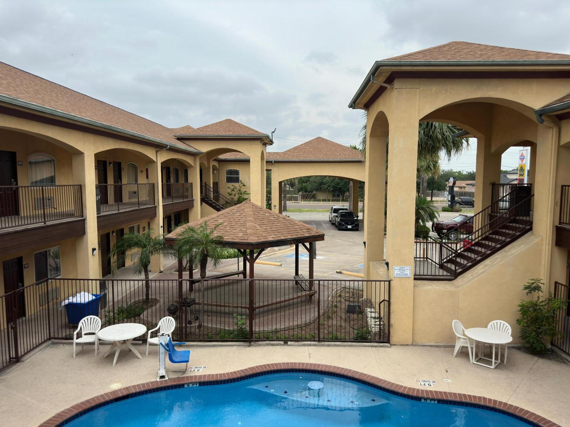 Texas Inn And Suites Rgv Edinburg Exteriör bild